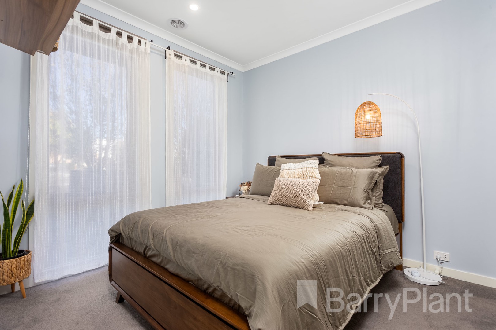 10 Tattersalls Lane, Point Cook, VIC 3030, Point Cook - Thumbnail 5