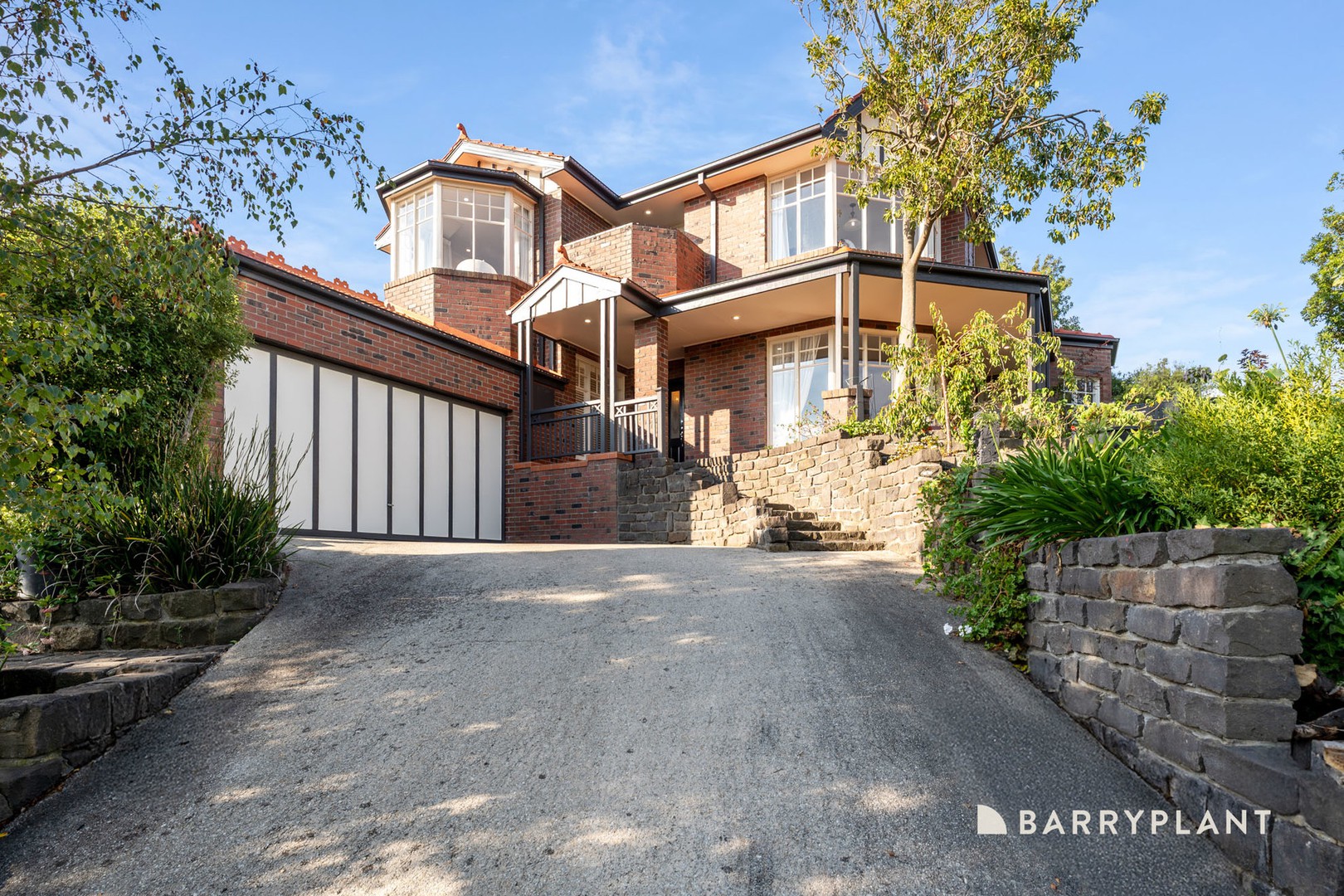 10 Telford Drive, Berwick, VIC 3806 - Thumbnail 2 - 19/03/2026