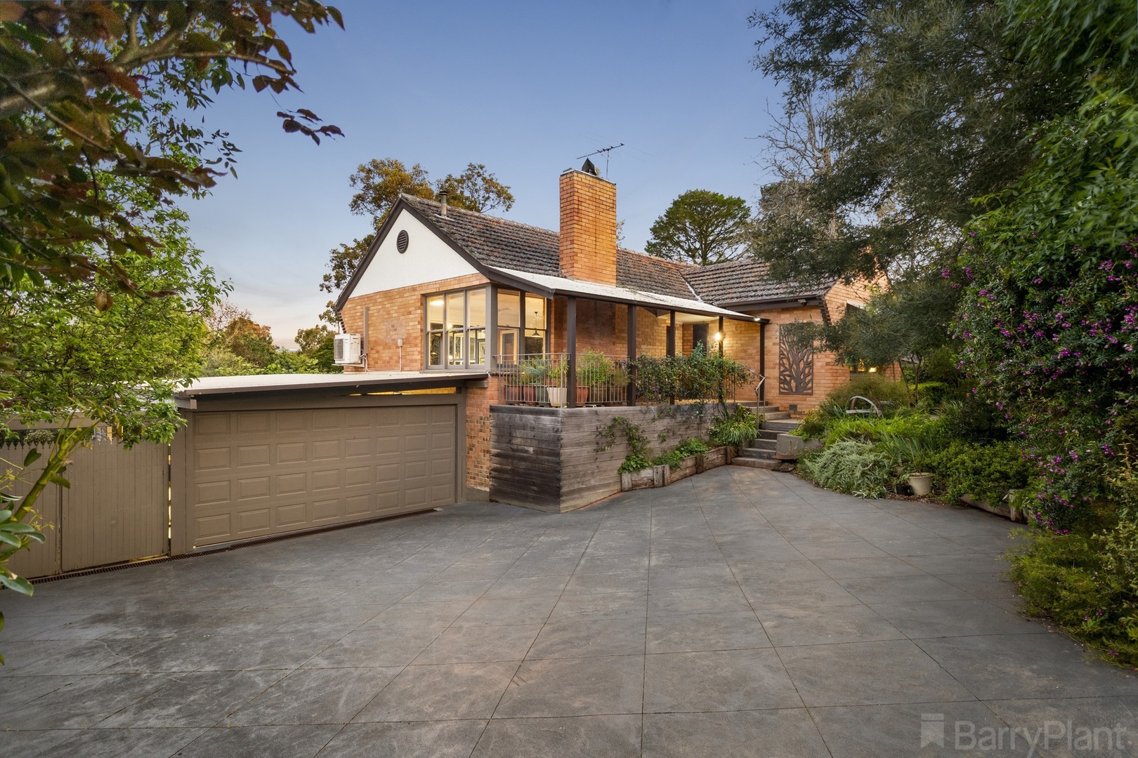 10 The Outlook, Heathmont, VIC 3135, Heathmont - Thumbnail 2