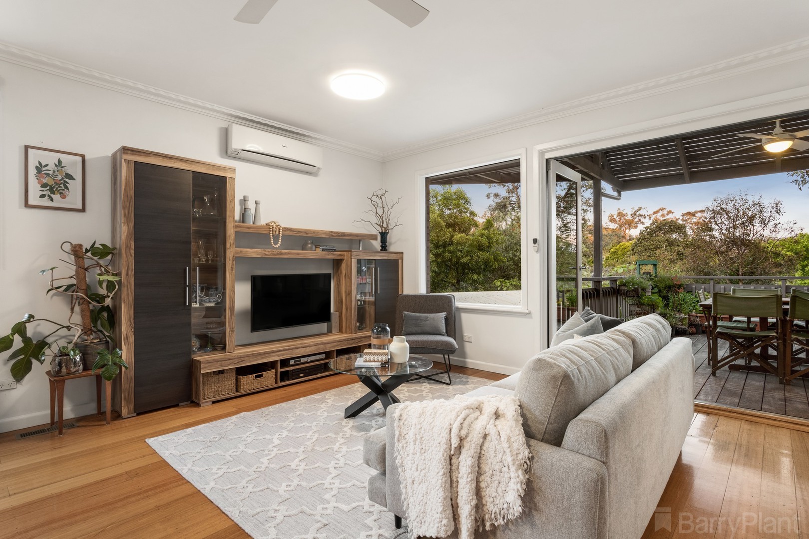 10 The Outlook, Heathmont, VIC 3135, Heathmont - Thumbnail 3