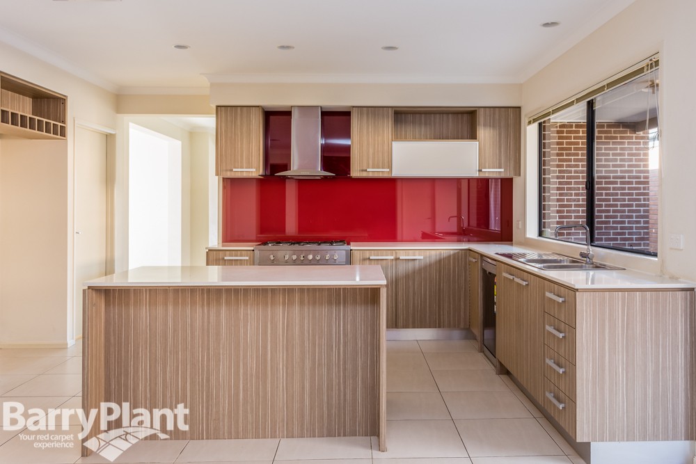 10 Tiarella Street, Point Cook, VIC 3030, Point Cook - Thumbnail 4