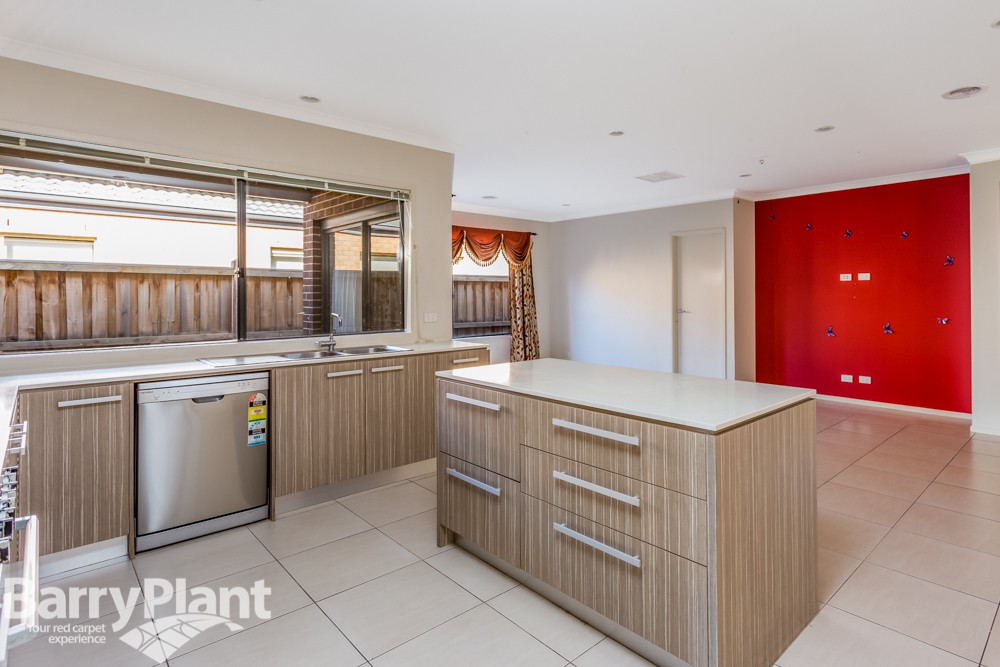 10 Tiarella Street, Point Cook, VIC 3030, Point Cook - Thumbnail 5