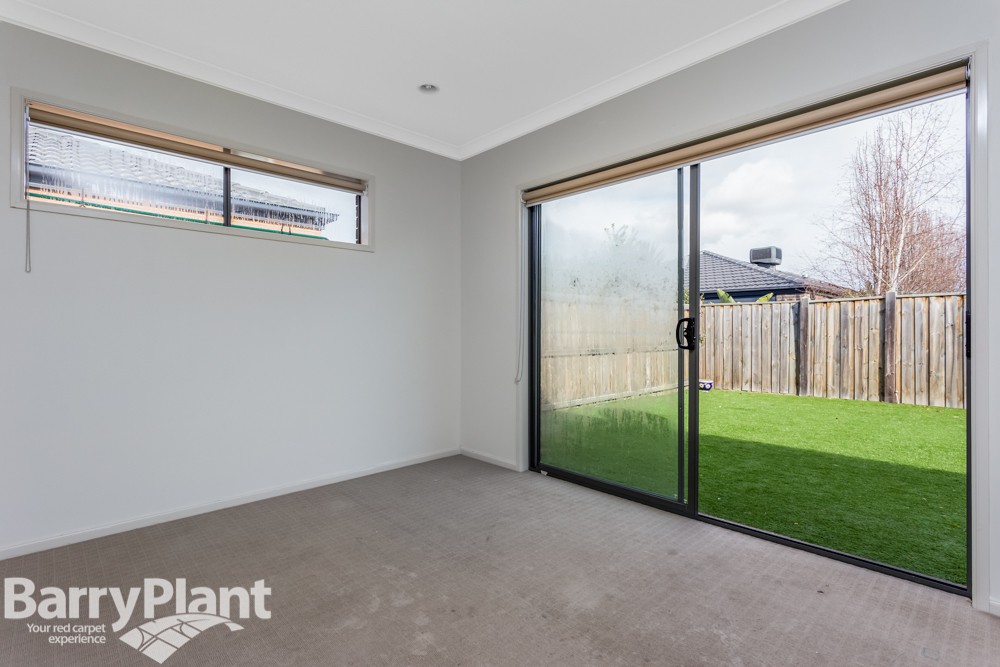 10 Tiarella Street, Point Cook, VIC 3030, Point Cook - Thumbnail 6