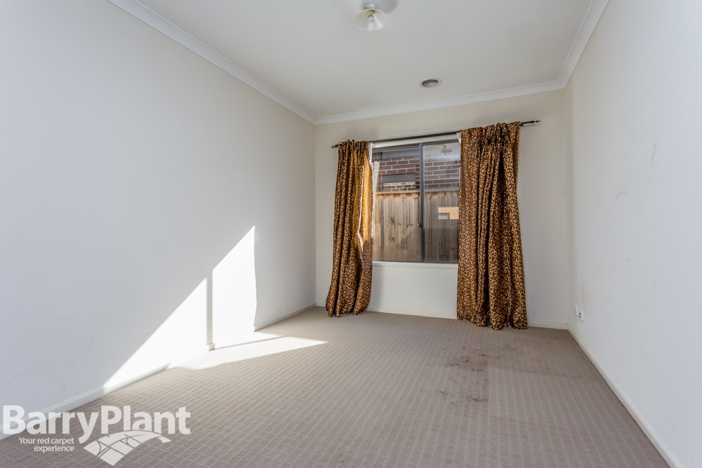 10 Tiarella Street, Point Cook, VIC 3030, Point Cook - Thumbnail 7