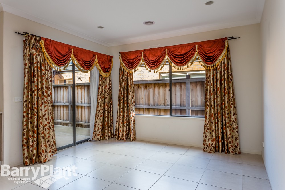 10 Tiarella Street, Point Cook, VIC 3030, Point Cook - Thumbnail 8