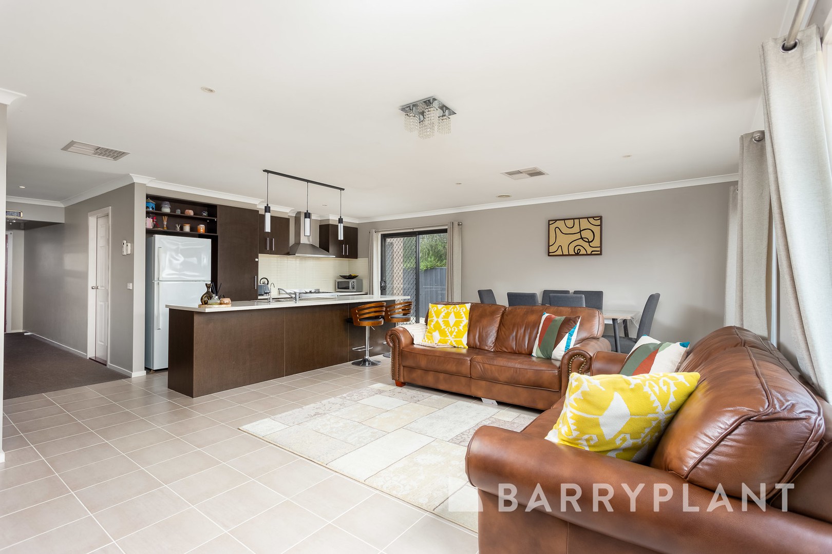 10 Tobago Avenue, Point Cook, VIC 3030, Point Cook - Thumbnail 4