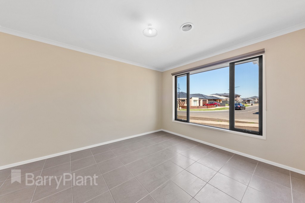 10 Tora Crescent, Fraser Rise, VIC 3336, Fraser Rise - Thumbnail 2