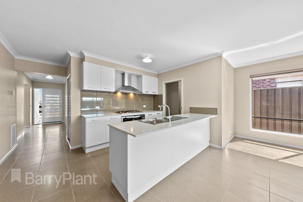 10 Tora Crescent, Fraser Rise, VIC 3336, Fraser Rise - Thumbnail 3