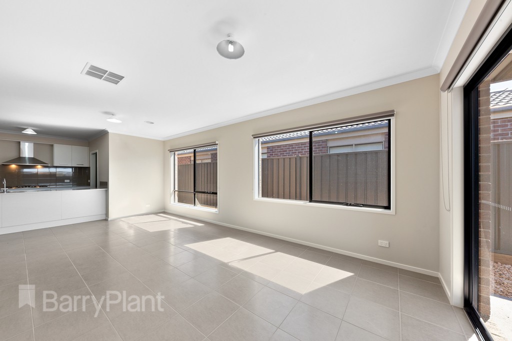 10 Tora Crescent, Fraser Rise, VIC 3336, Fraser Rise - Thumbnail 5