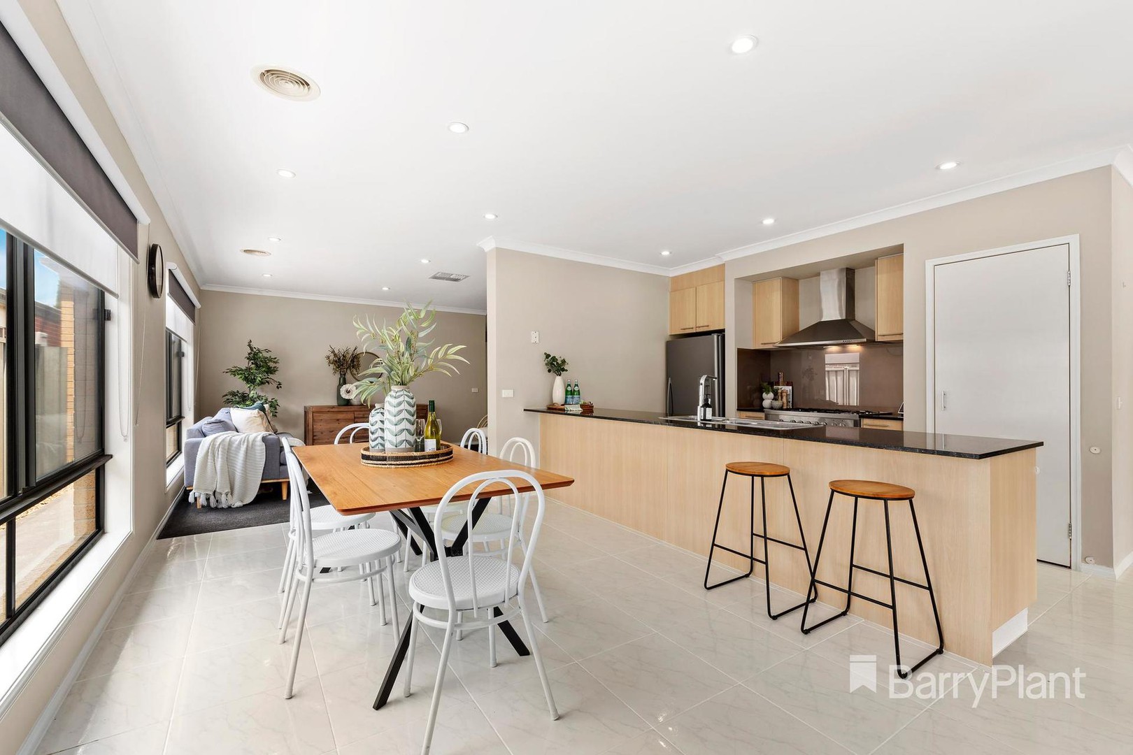 10 Torbreck Avenue, South Morang, VIC 3752, South Morang - Thumbnail 2