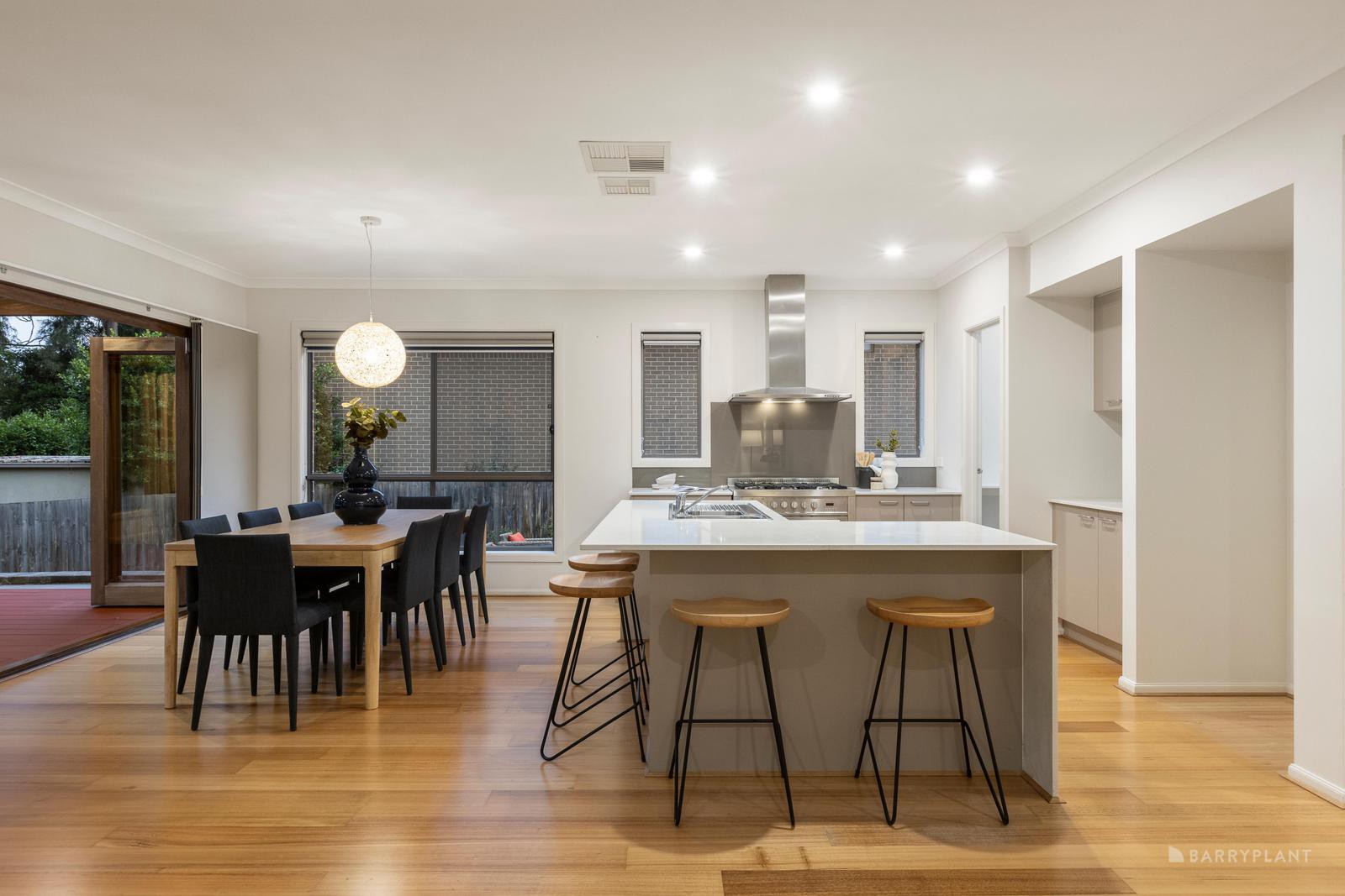 10 Treevalley Drive, Doncaster East, VIC 3109, Doncaster East - Thumbnail 4