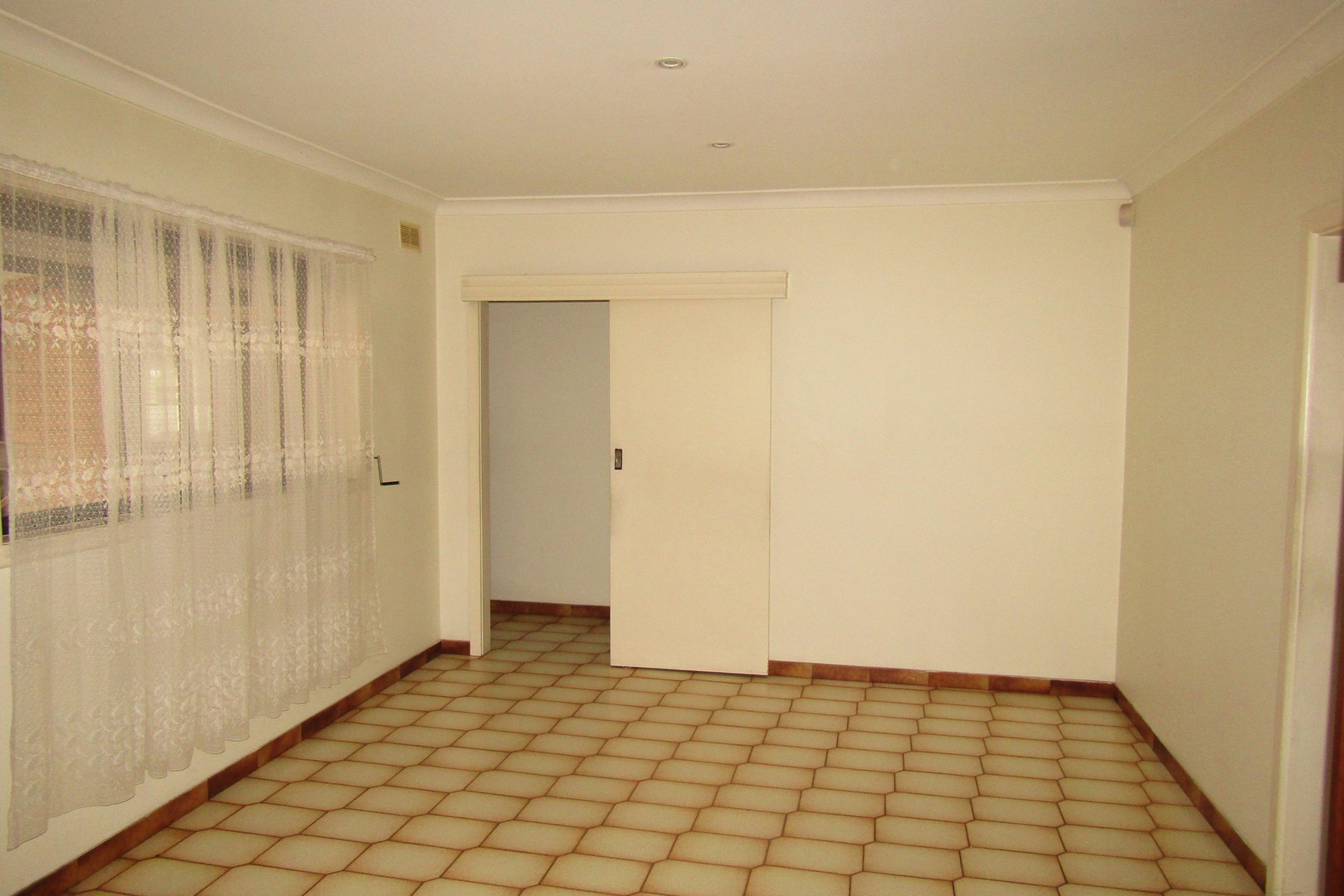 10 Tunaley Parade, Reservoir, VIC 3073, Reservoir - Thumbnail 4