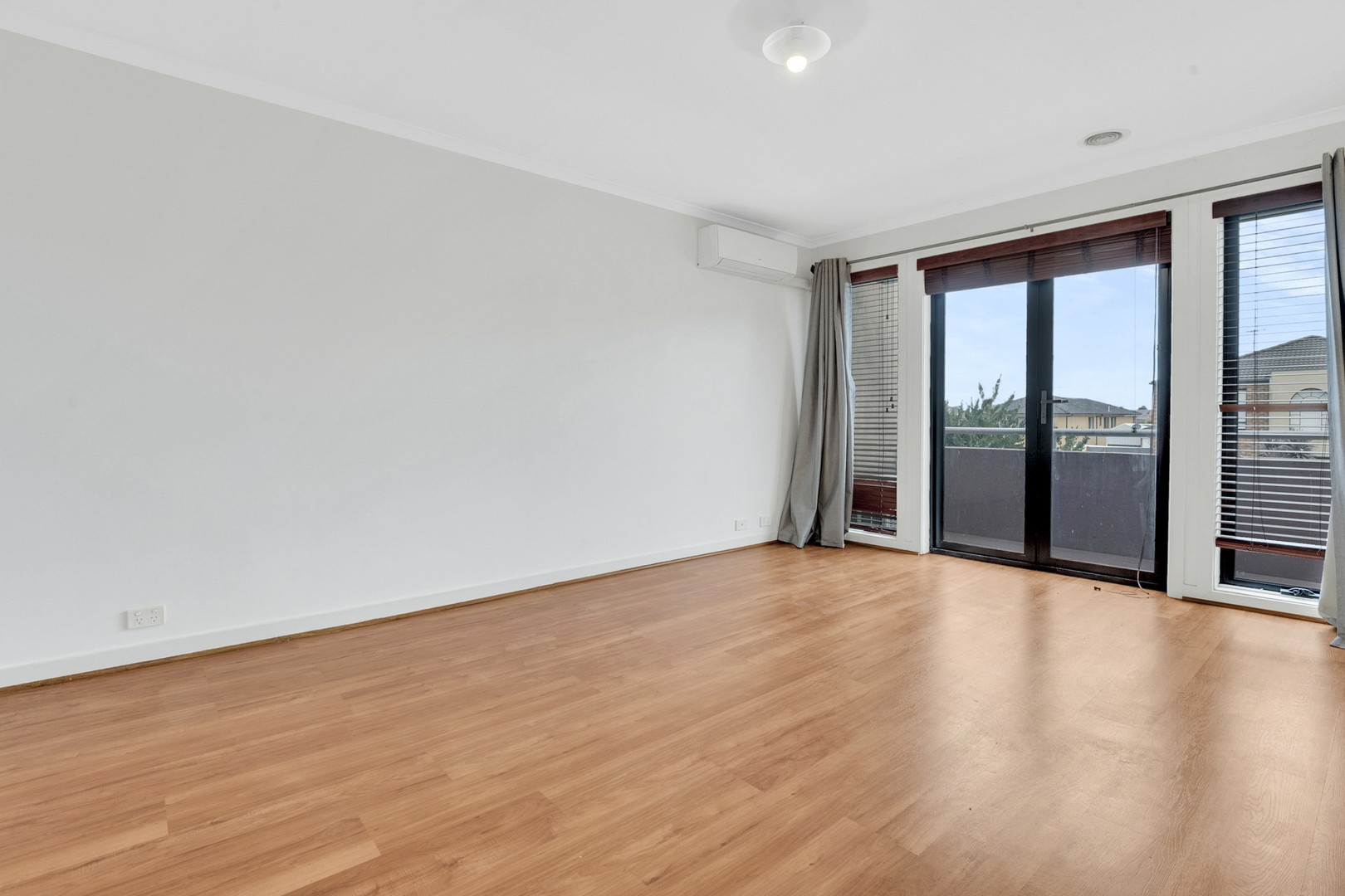 10 Tuscany Court, Roxburgh Park, VIC 3064, Roxburgh Park - Thumbnail 3