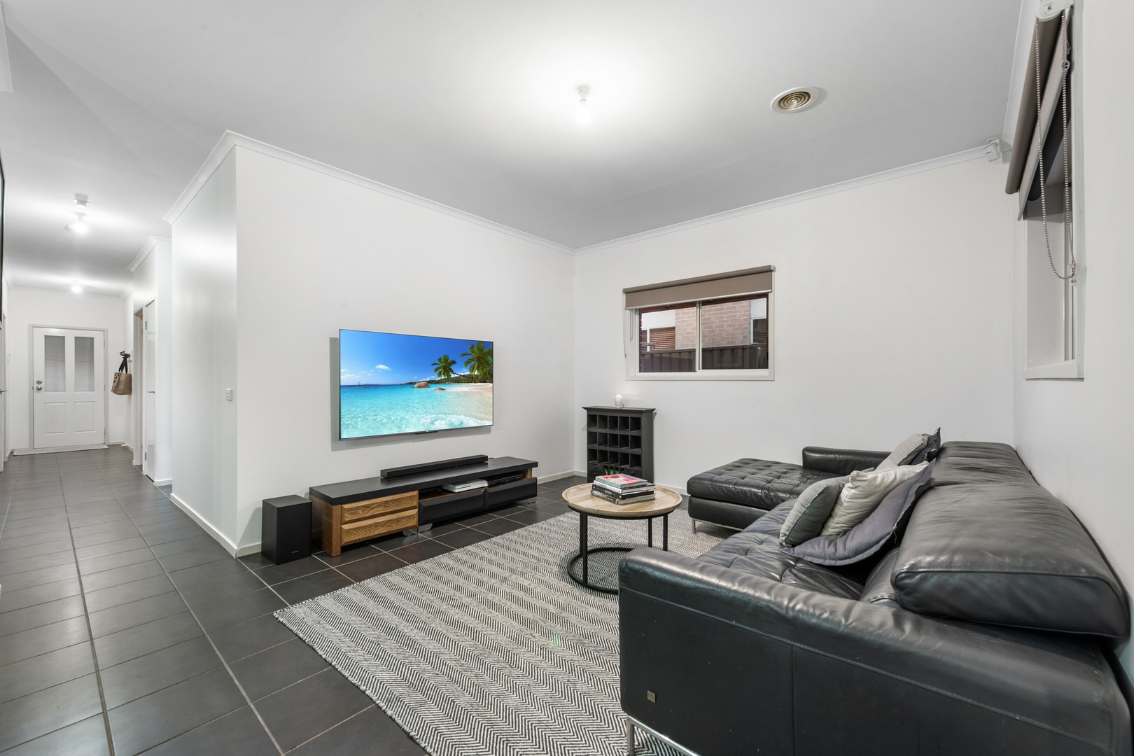 10 Verdon AvenueCaroline Springs, VIC 3023, Caroline Springs - Thumbnail 2