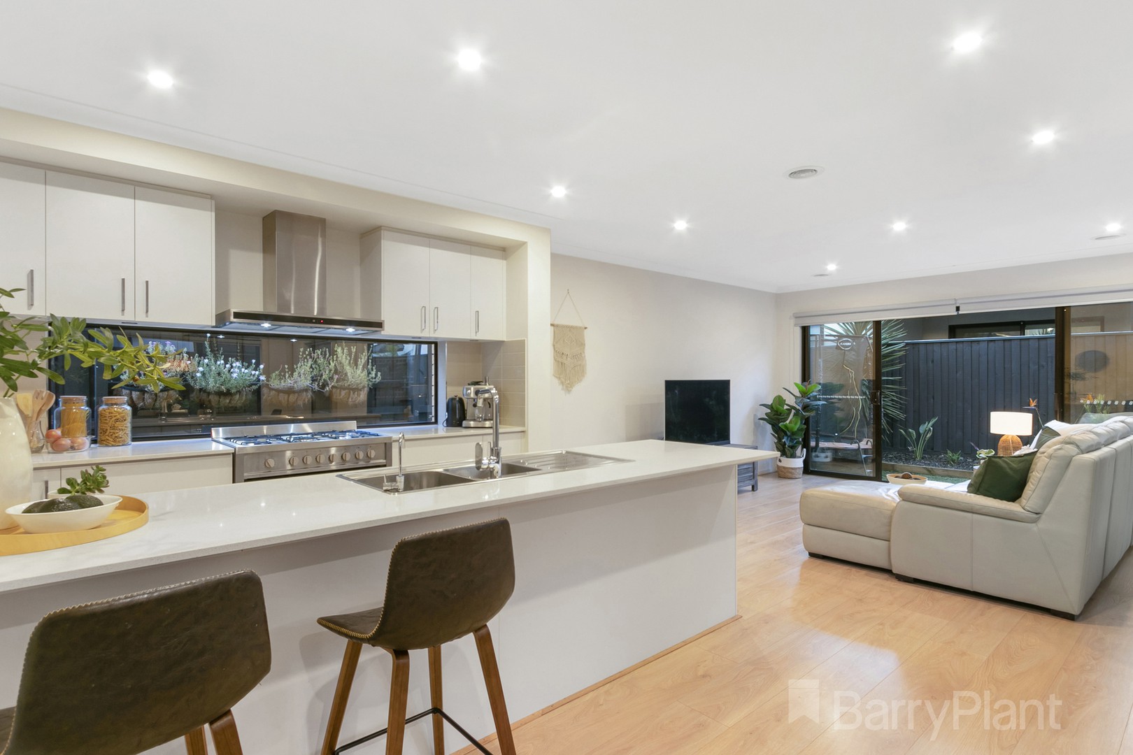 10 Viewmont StreetWantirna South, VIC 3152, Wantirna South - Thumbnail 3