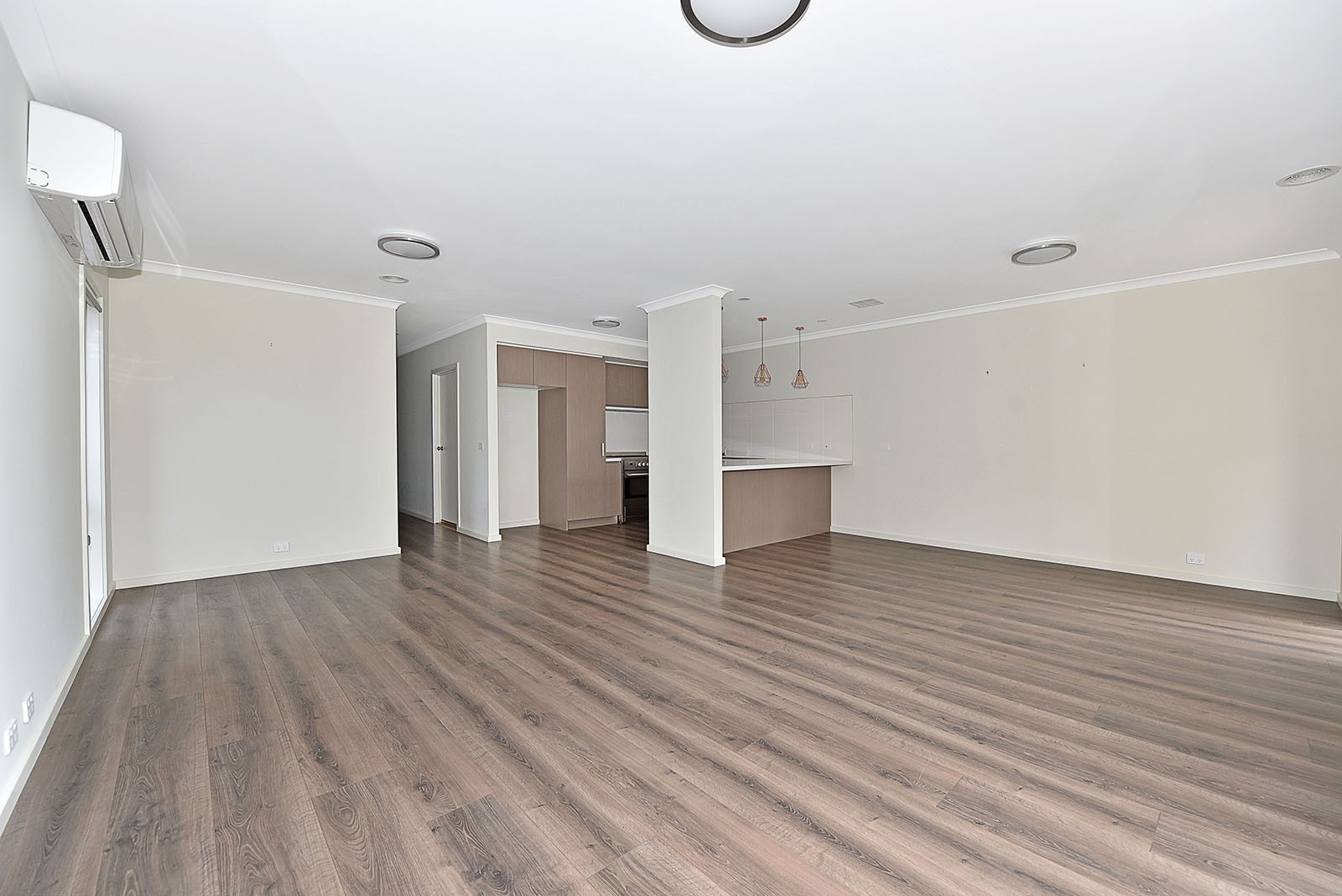 10 Village Crescent, Westmeadows, VIC 3049 - Thumbnail 2 - 26/05/2026