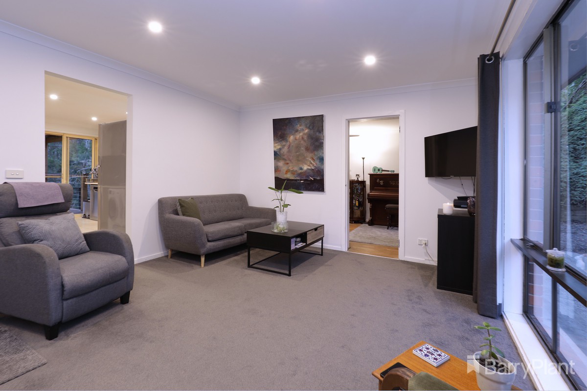 10 Waratah Way, Cockatoo, VIC 3781, Cockatoo - Thumbnail 3