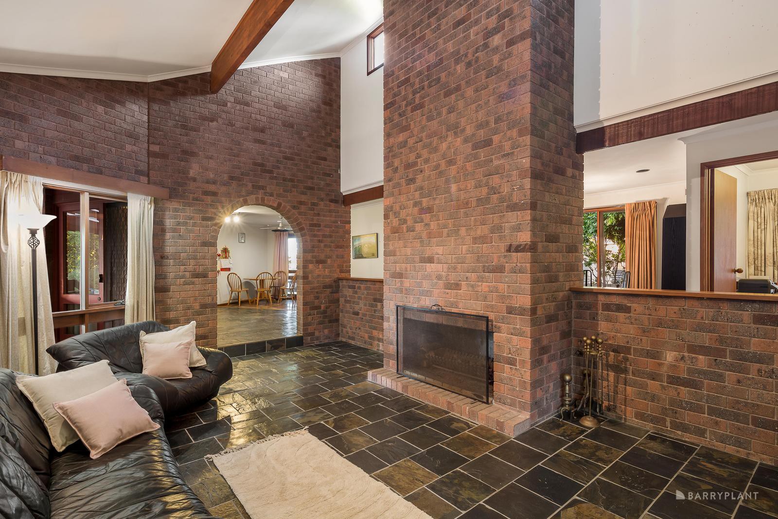 10 Watling Terrace, Doncaster East, VIC 3109 - Thumbnail 2 - 02/02/2024