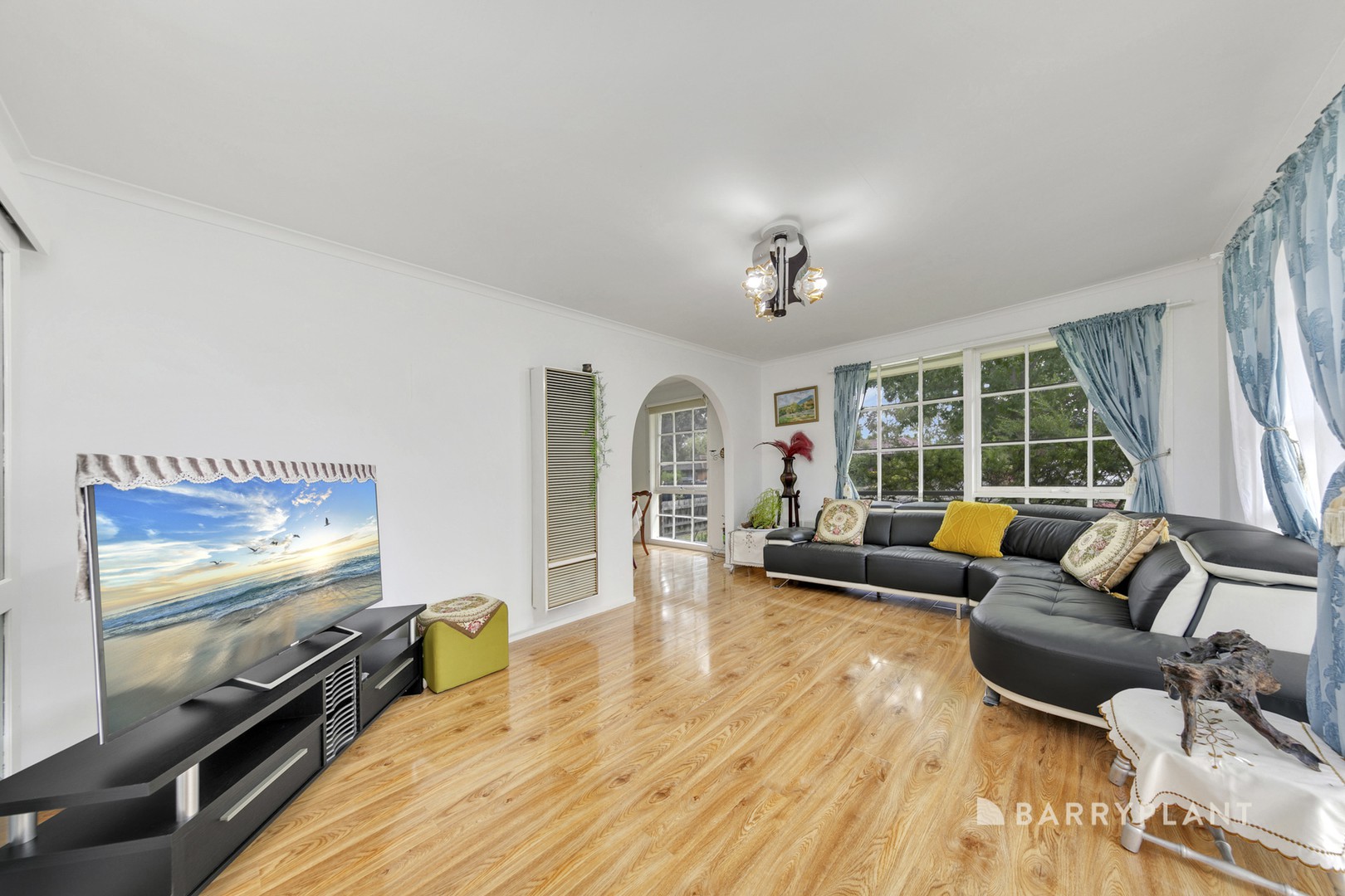 10 Wenden Road, Mill Park, VIC 3082, Mill Park - Thumbnail 3