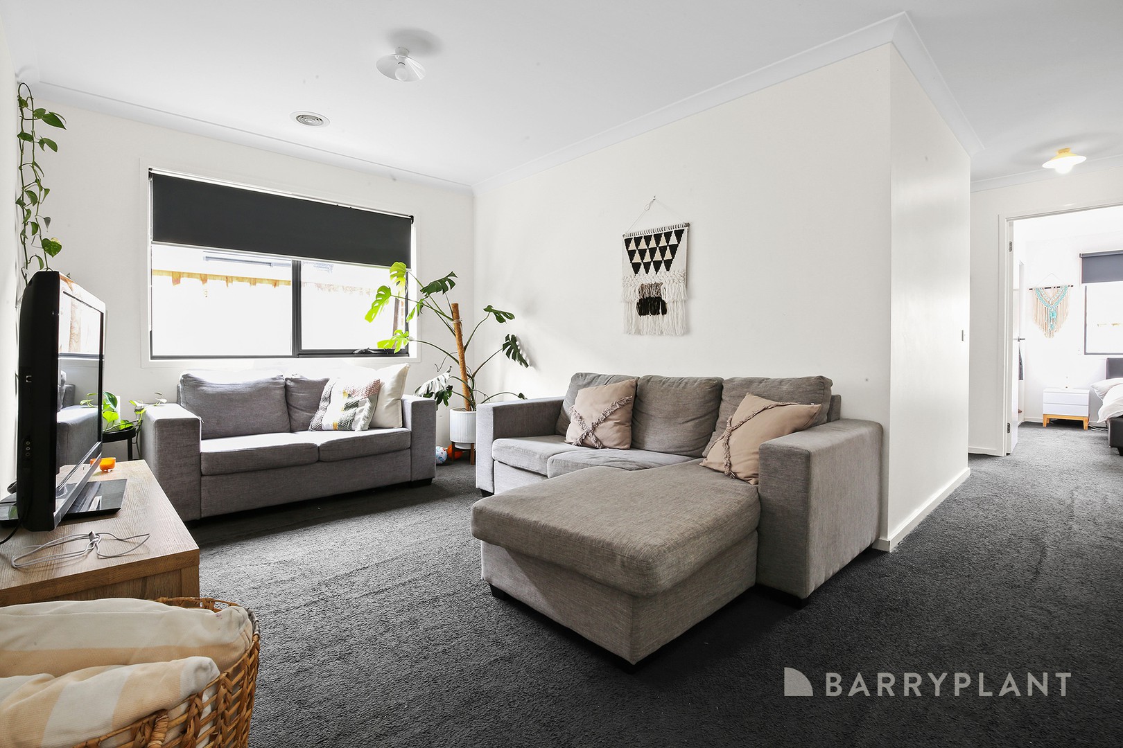 10 Wenn Avenue, Clyde North, VIC 3978, Clyde North - Thumbnail 4
