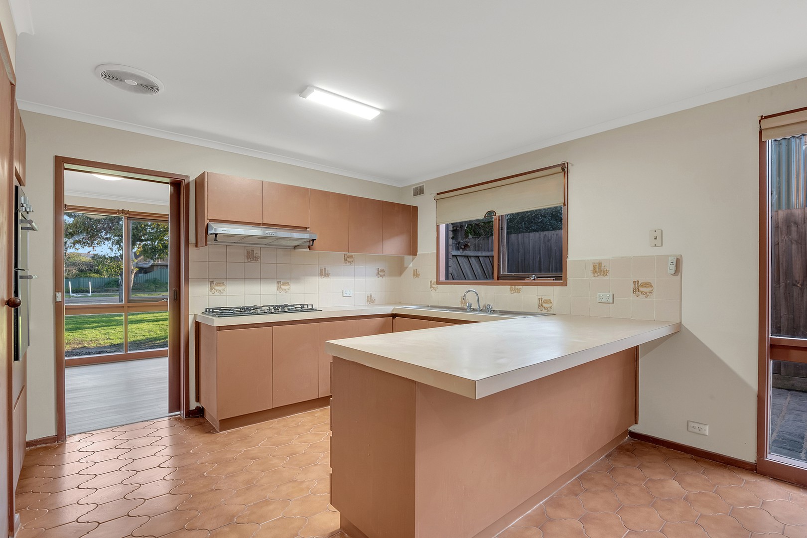 10 Whitehaven Court, Craigieburn, VIC 3064, Craigieburn - Thumbnail 3
