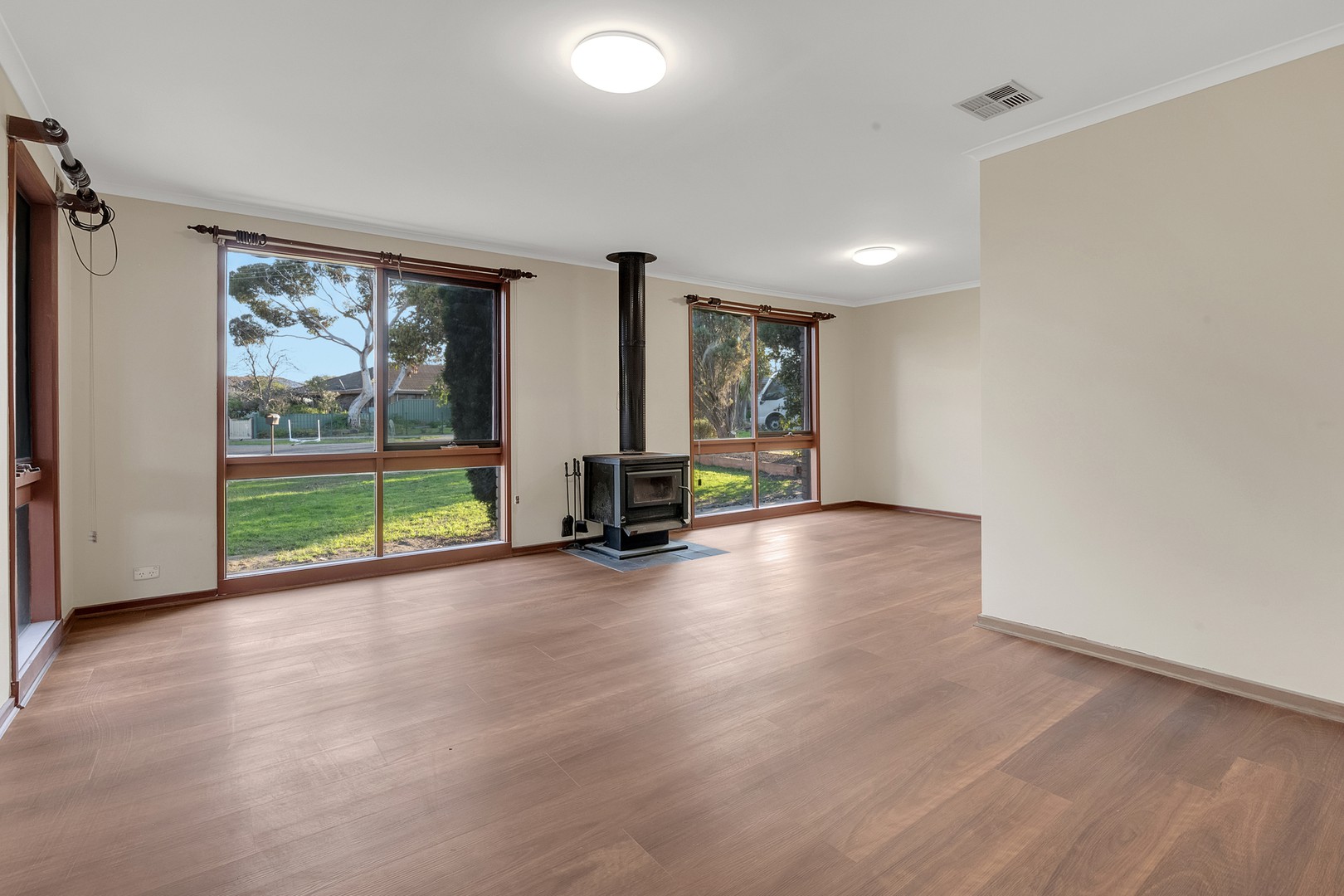 10 Whitehaven Court, Craigieburn, VIC 3064, Craigieburn - Thumbnail 6
