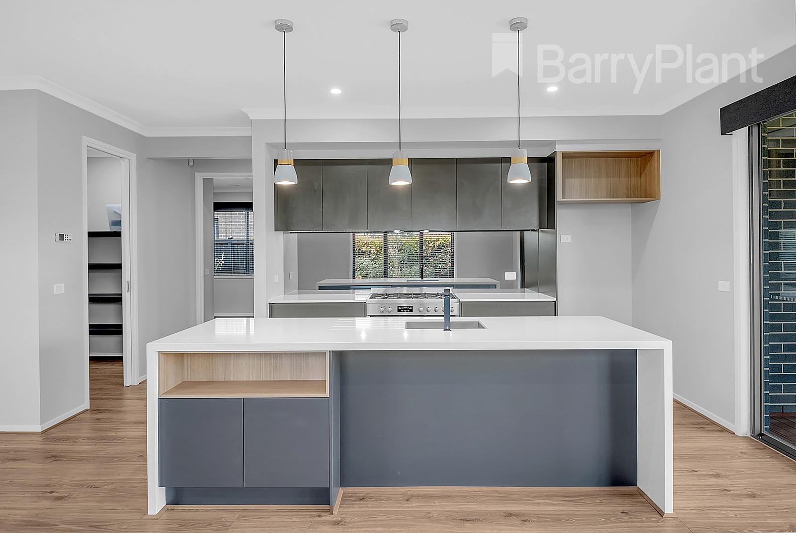10 Whiteleaf Drive, Mickleham, VIC 3064, Mickleham - Thumbnail 4