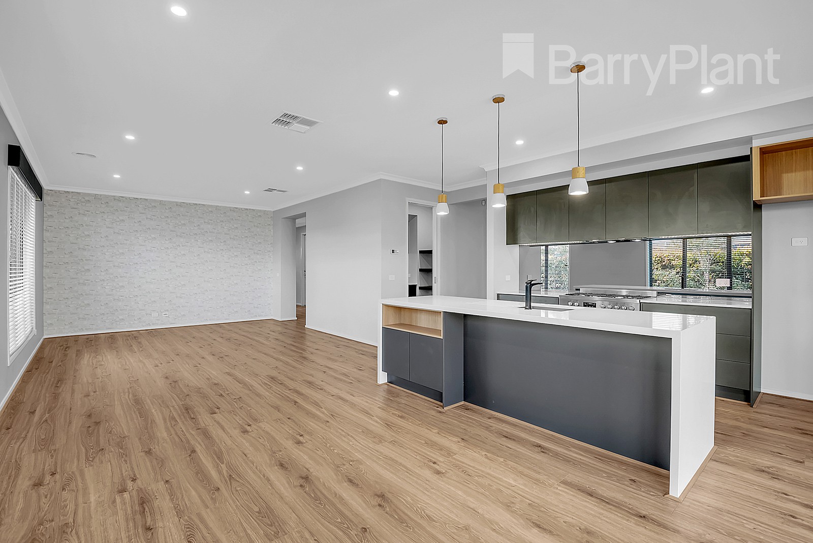 10 Whiteleaf Drive, Mickleham, VIC 3064, Mickleham - Thumbnail 5