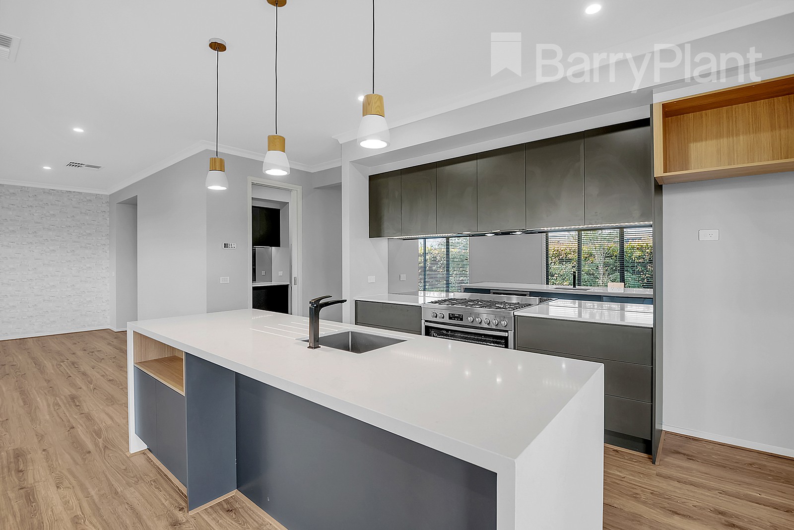 10 Whiteleaf Drive, Mickleham, VIC 3064, Mickleham - Thumbnail 7