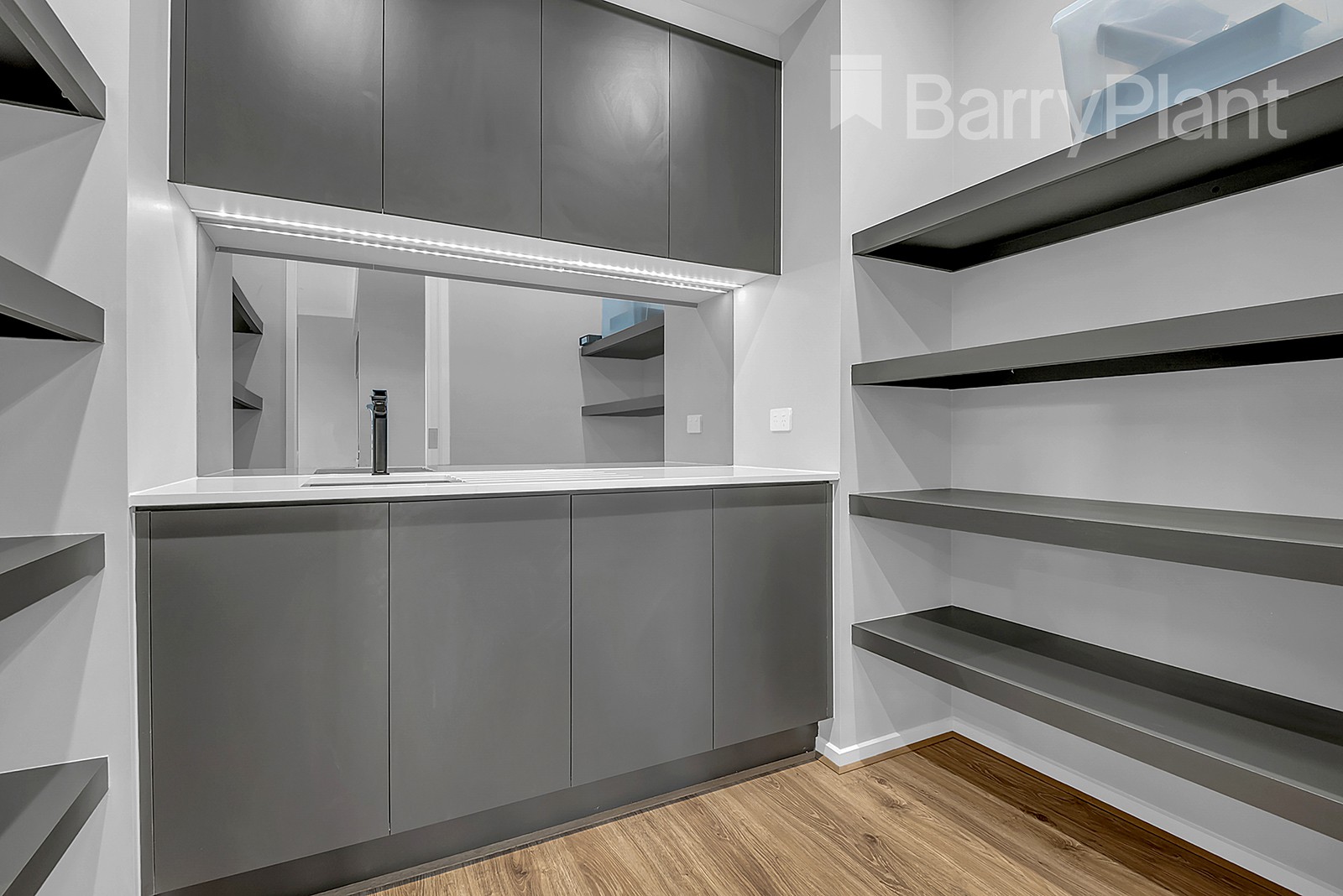 10 Whiteleaf Drive, Mickleham, VIC 3064, Mickleham - Thumbnail 8