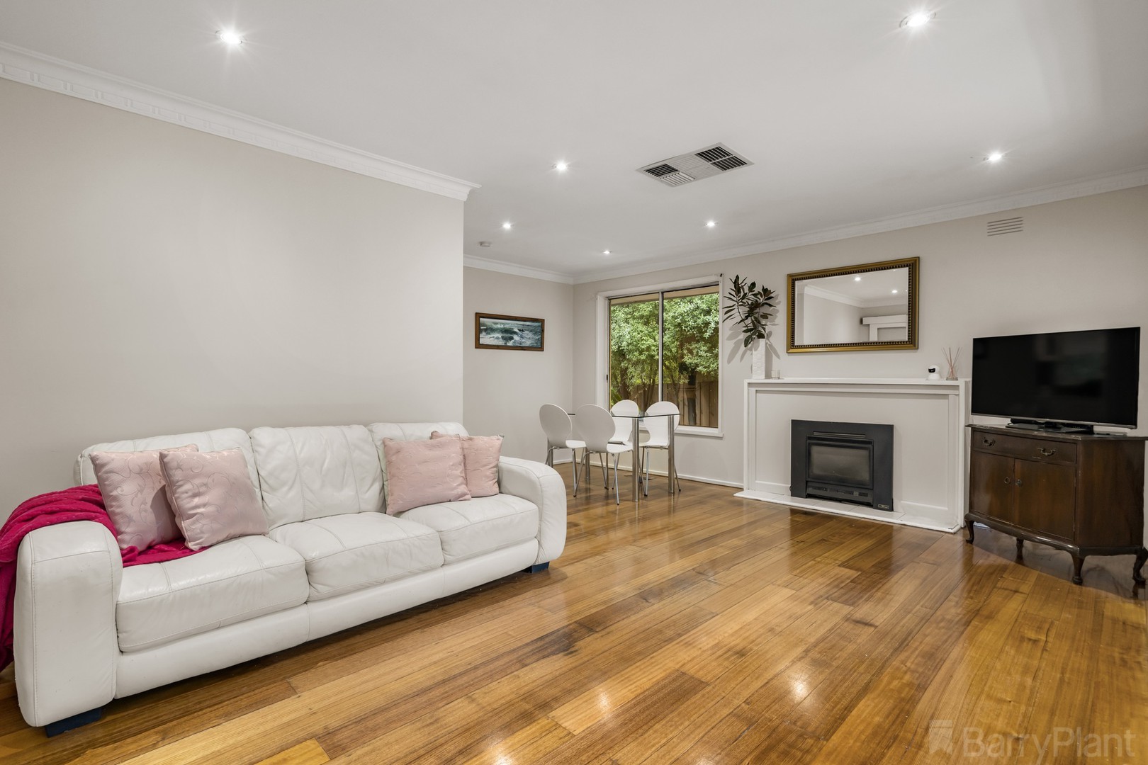 10 Wilhelmina Court, Croydon, VIC 3136, Croydon - Thumbnail 2