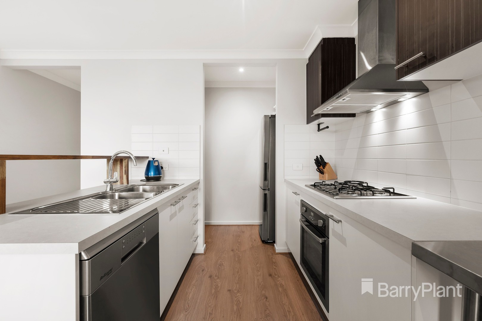 10 Woodoak Street, South Morang, VIC 3752, South Morang - Thumbnail 2