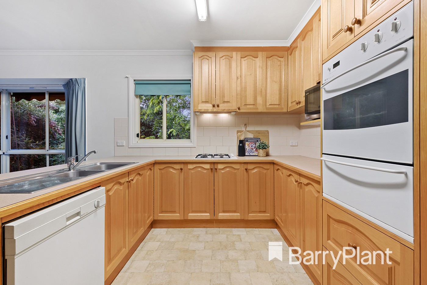 10 Yarraridge Drive, Chirnside Park, VIC 3116, Chirnside Park - Thumbnail 4