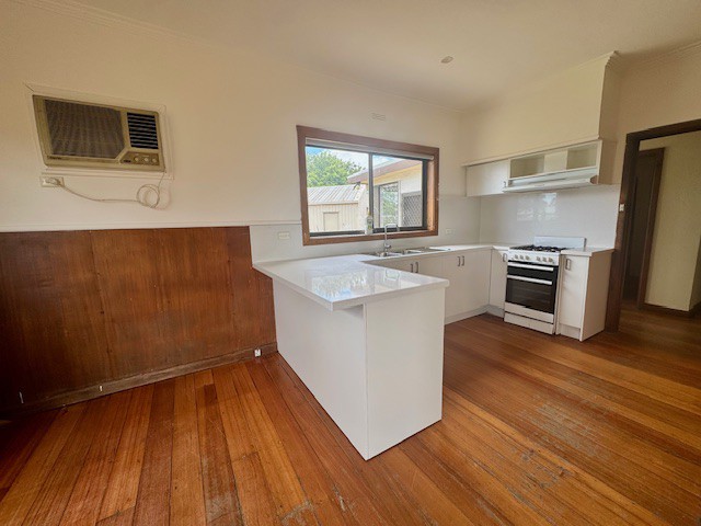 100 Ballarat Road, Hamlyn Heights, VIC 3215, Hamlyn Heights - Thumbnail 3