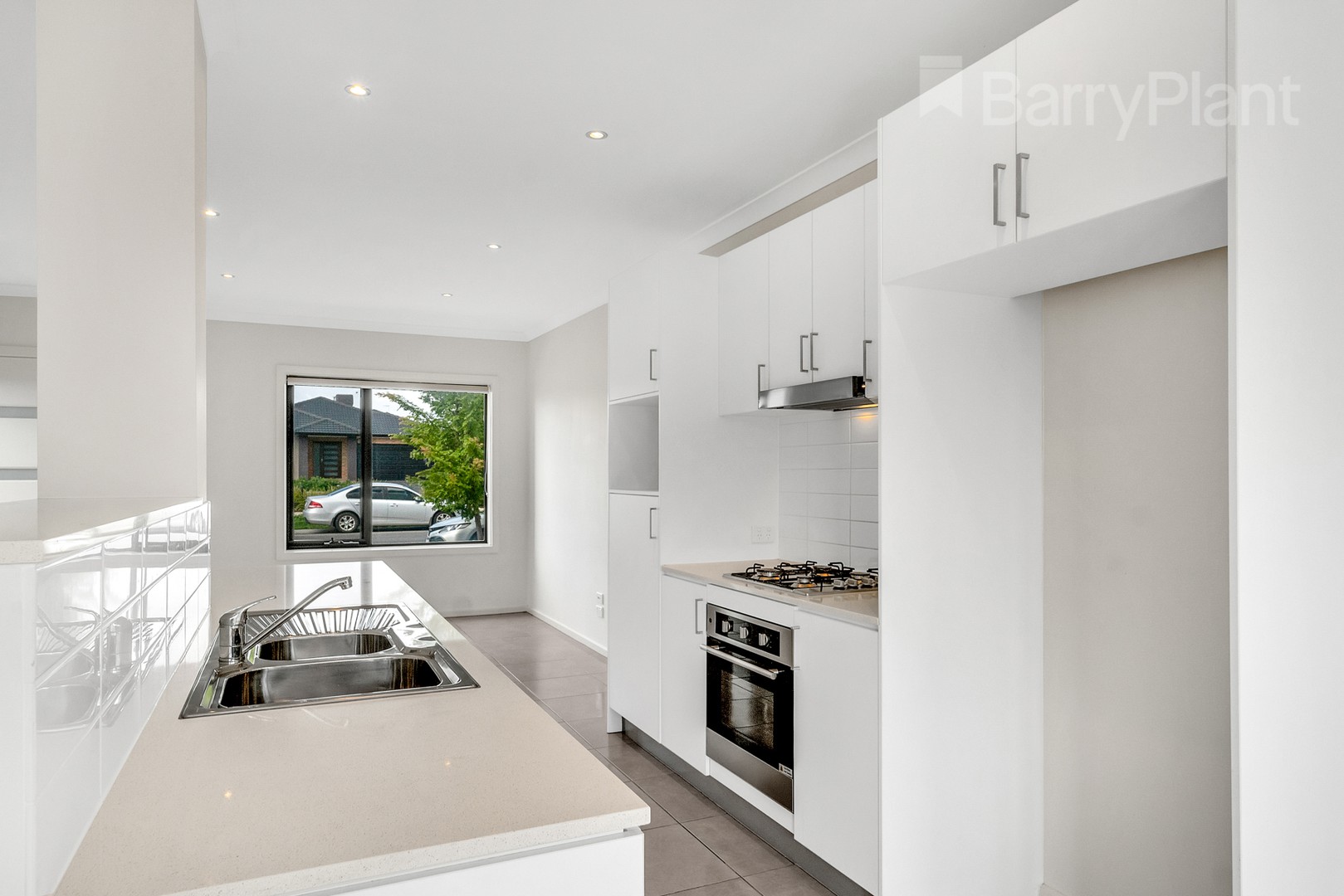 100 Baronial Way, Craigieburn, VIC 3064, Craigieburn - Thumbnail 2