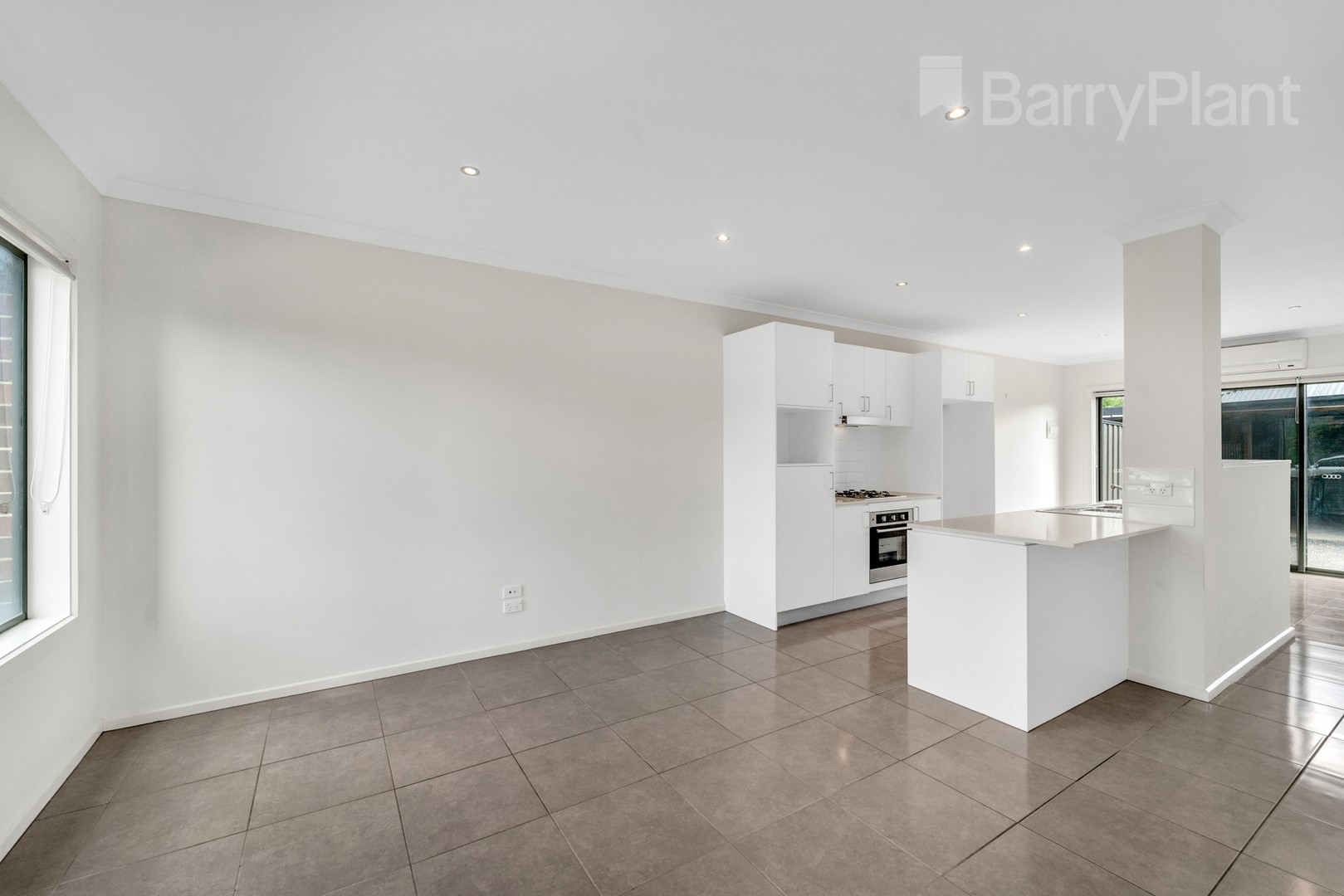 100 Baronial Way, Craigieburn, VIC 3064, Craigieburn - Thumbnail 7