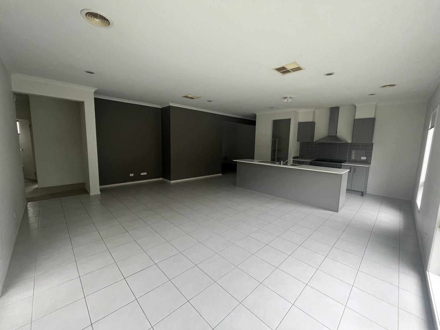 100 Eltham Parade, Manor Lakes, VIC 3024, Manor Lakes - Thumbnail 5