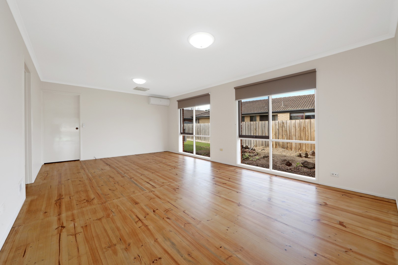 100 Lakesfield Drive, Lysterfield, VIC 3156 - Thumbnail 2 - 23/07/2026