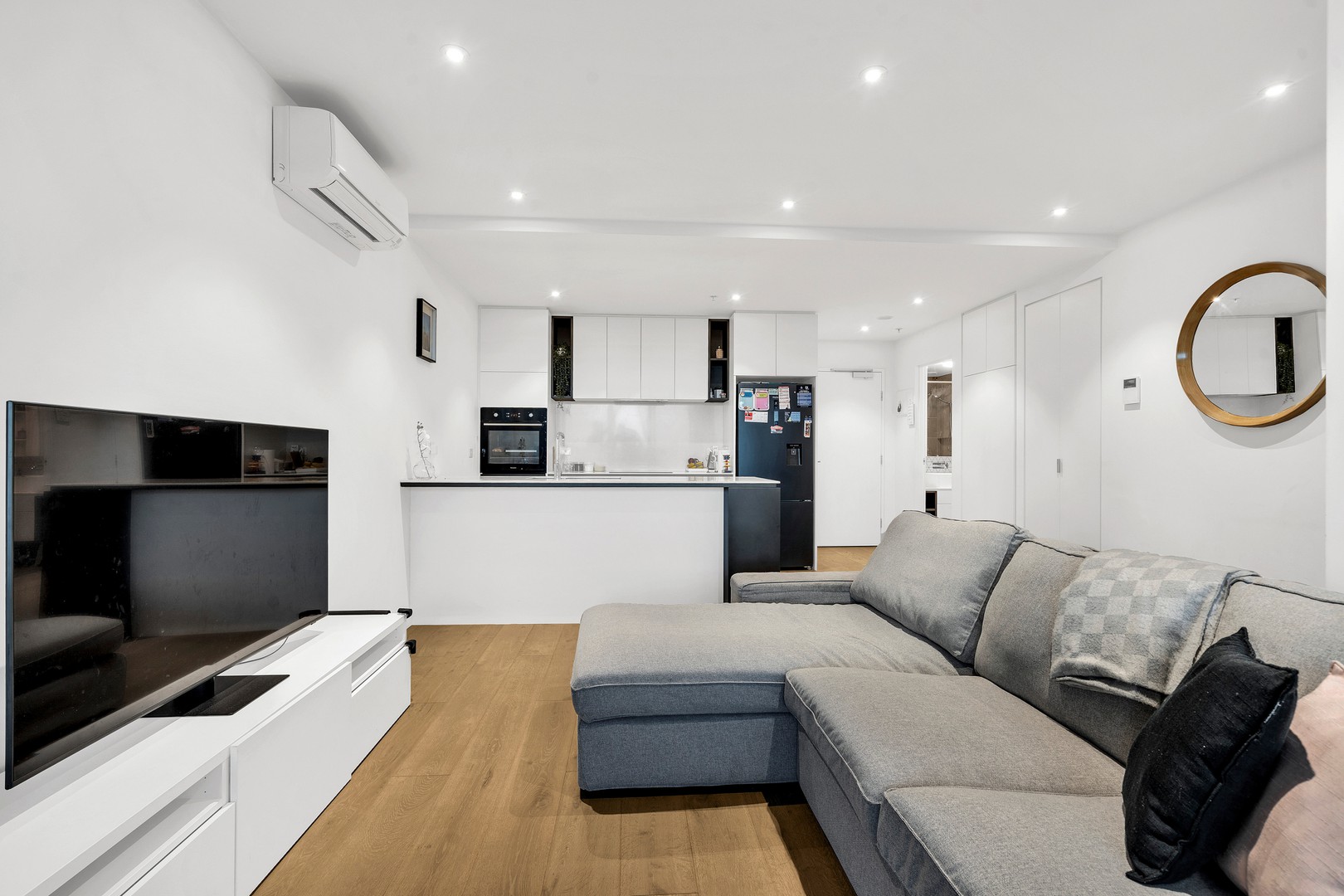 1001/7 Aspen Street, Moonee Ponds, VIC 3039 - Thumbnail 2 - 23/12/2024