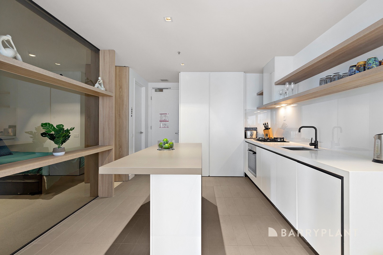 1002/677 La Trobe Street, Docklands, VIC 3008 - Thumbnail 2 - 01/02/2024