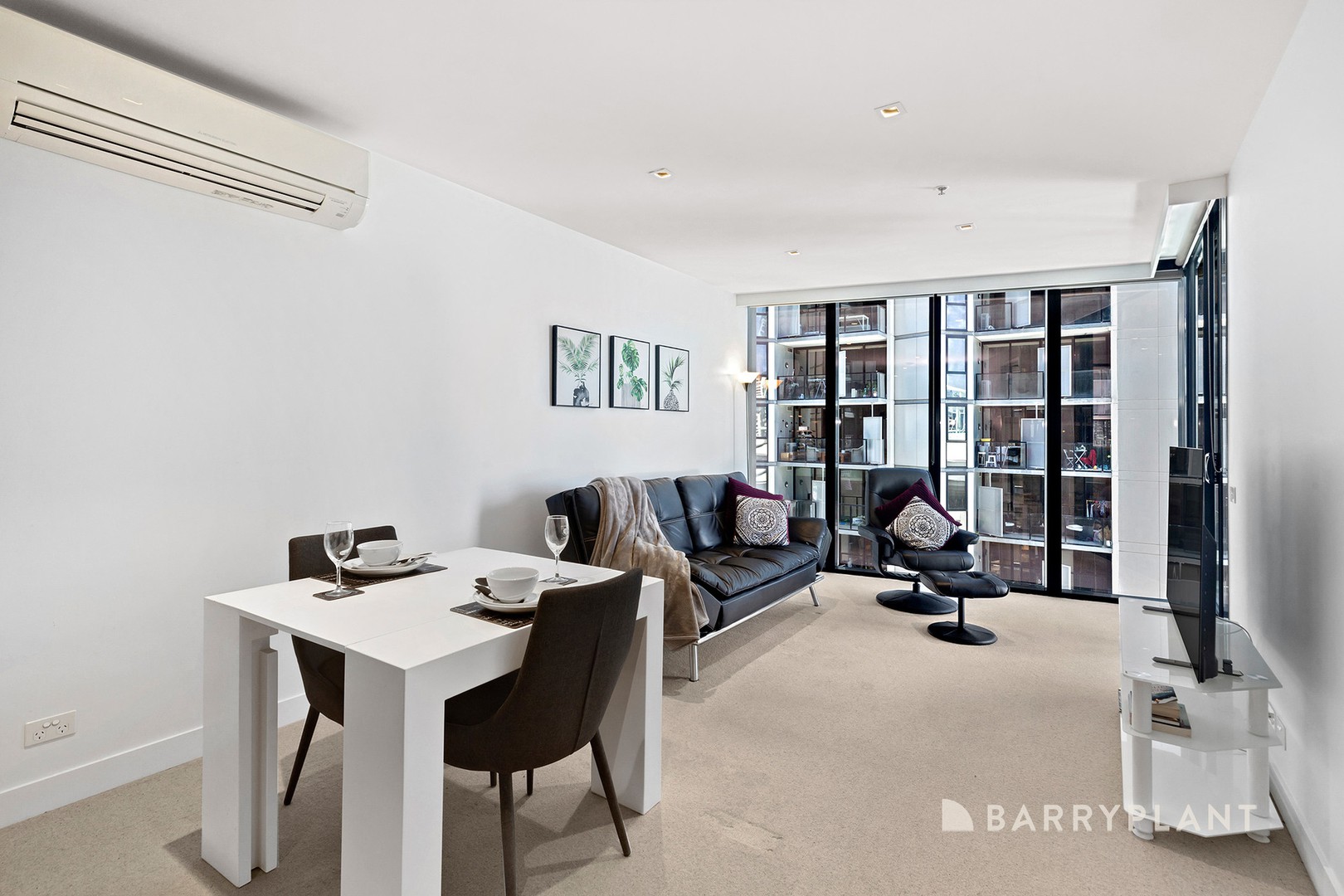 1002/677 La Trobe Street, Docklands, VIC 3008, Docklands - Thumbnail 3