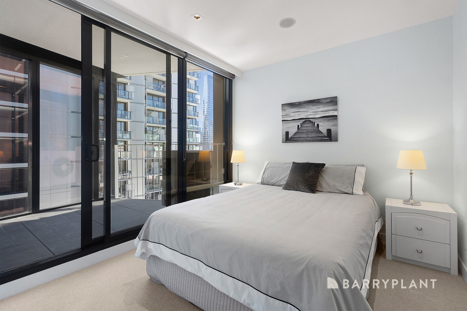 1002/677 La Trobe Street, Docklands, VIC 3008, Docklands - Thumbnail 4