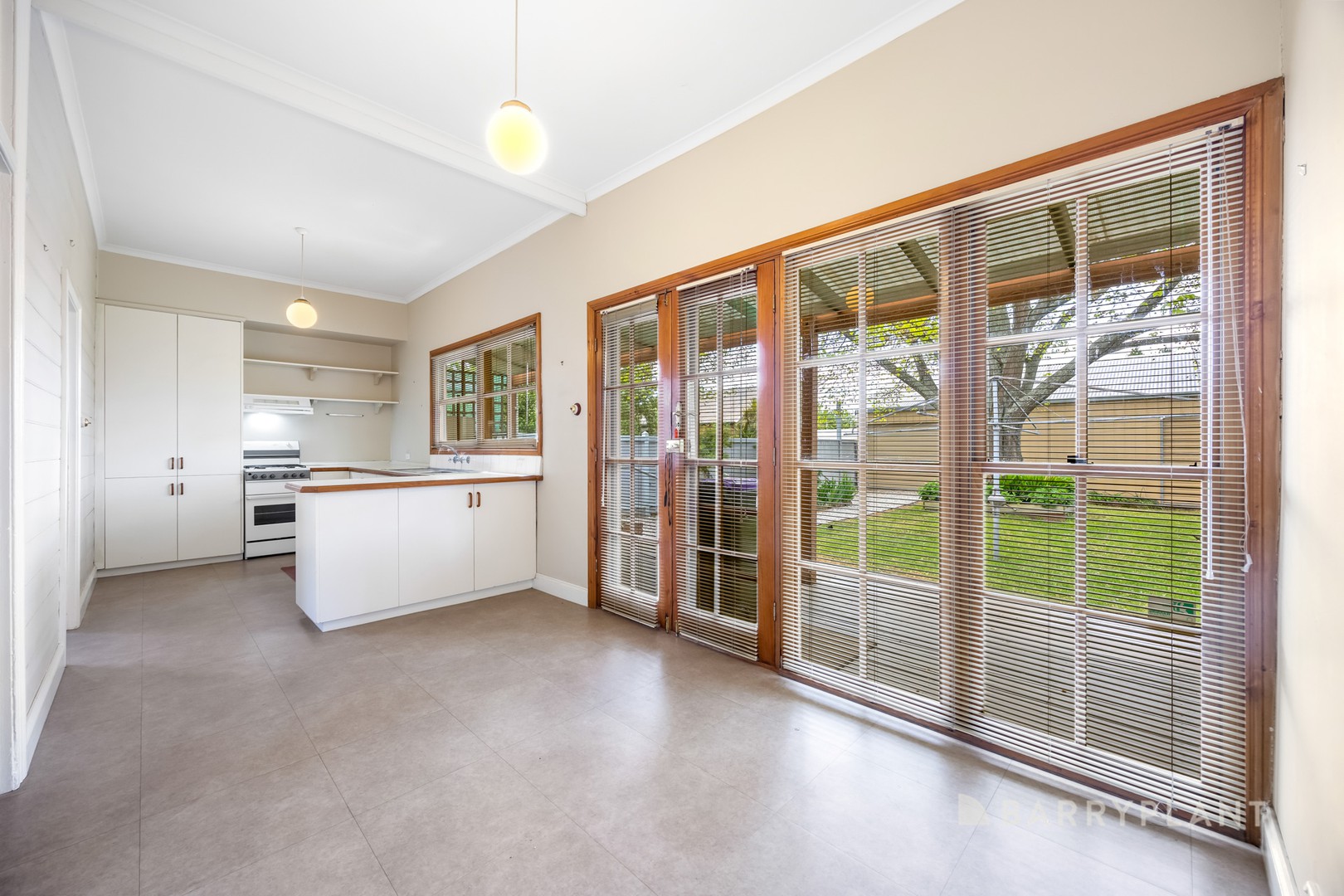 1004 Dana St, Ballarat Central, VIC 3350 - Thumbnail 2 - 03/11/2025