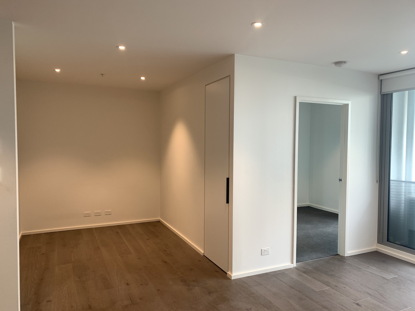 1007E/888 Collins  Street, Docklands, VIC 3008 - Thumbnail 2 - 21/03/2023