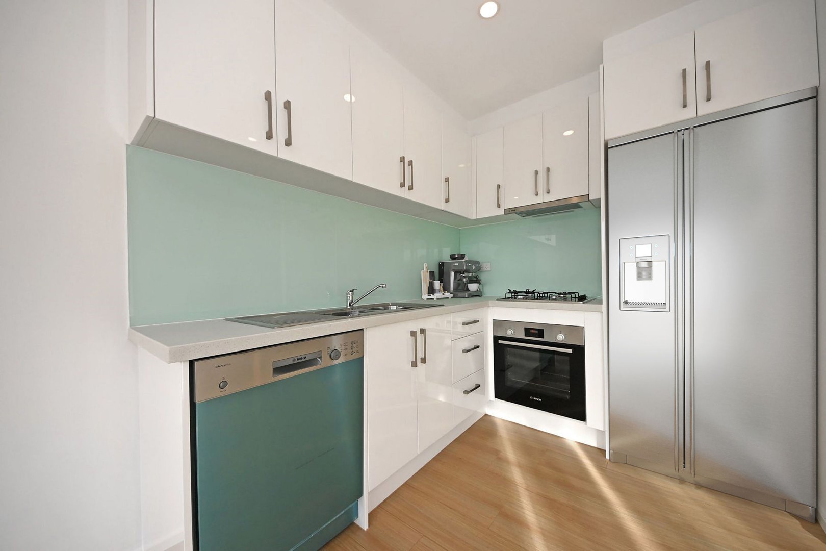 101/22 Shirley Avenue, Glen Waverley, VIC 3150 - Thumbnail 2 - 10/06/2024