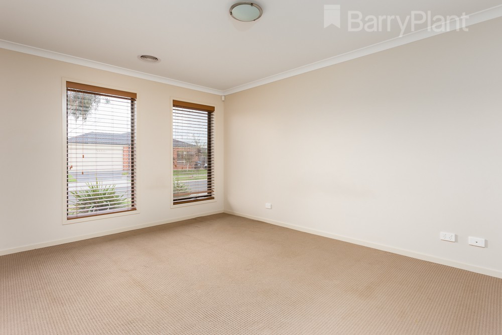 101 Tristania Drive, Point Cook, VIC 3030, Point Cook - Thumbnail 3