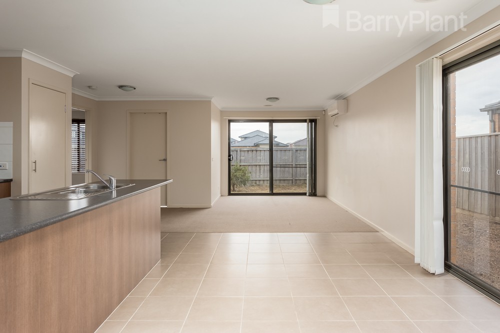 101 Tristania Drive, Point Cook, VIC 3030, Point Cook - Thumbnail 5