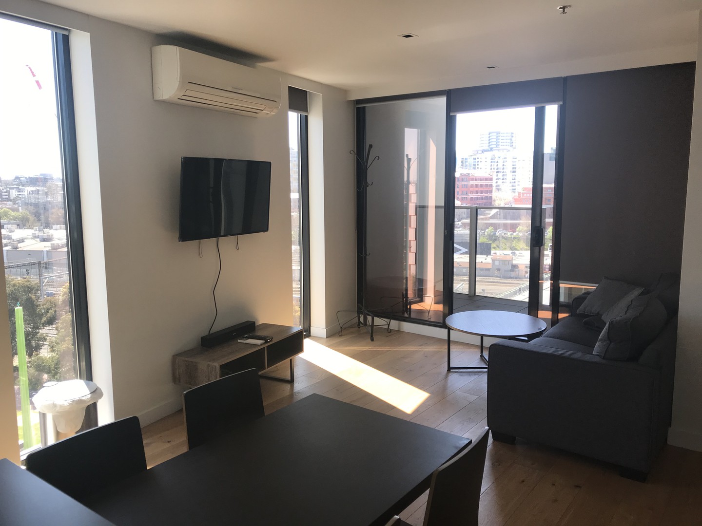 1013/677 La Trobe st Street, Docklands, VIC 3008 - Thumbnail 1 - 17/11/2021