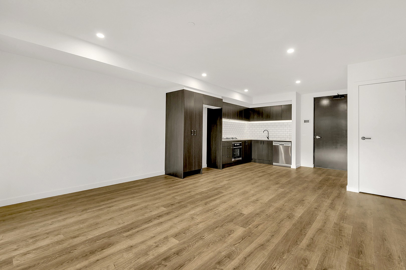 102/2 Fortitude Drive, Craigieburn, VIC 3064, Craigieburn - Thumbnail 2