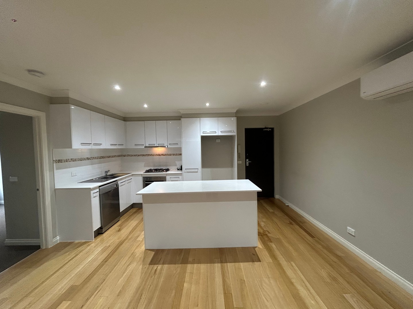 102/7 Birch Street, Bayswater, VIC 3153 - Thumbnail 2 - 29/05/2026